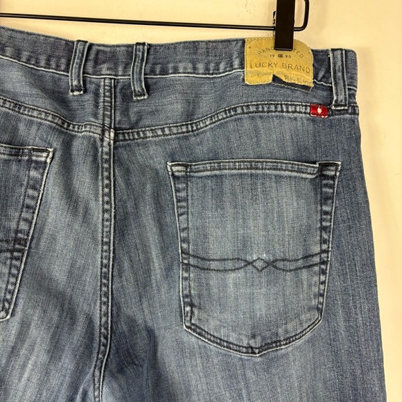 Lucky Brand 221 Original Straight Mens 38X34 Med Wash Classic Worn In Look - Picture 2 of 6